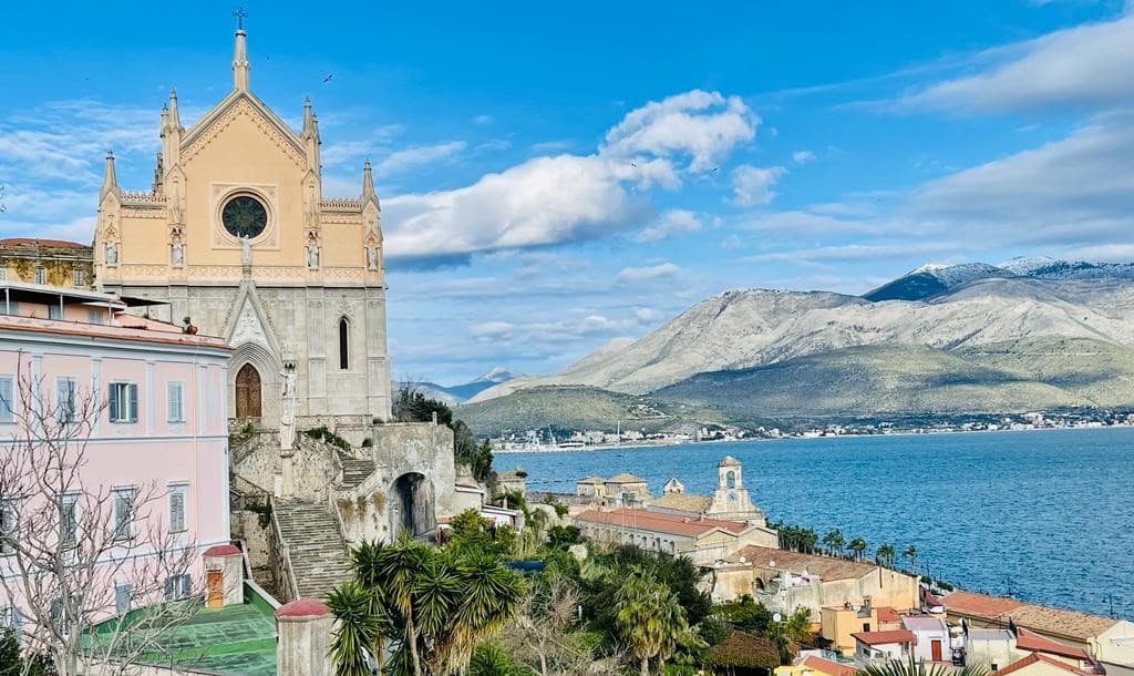 ITALIAN MOSAIC: PUTTING ITALY IN CONTEXT FROM ROME TO SORRENTO 4
