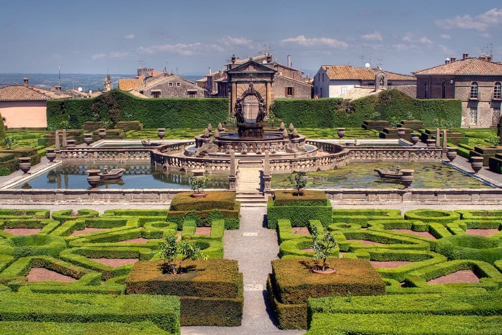 HIDDEN ITALY: VILLAGES, WINE & VOLCANIC LANDSCAPES