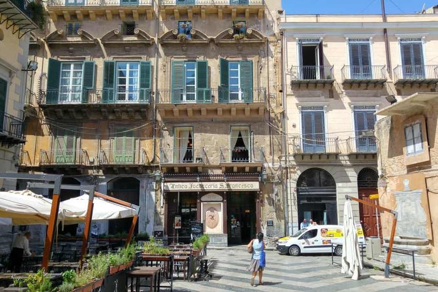 BURIED ITALY SERIES - THE LOST WORLDS OF SICILY 4